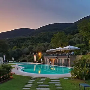 domina-borgo-degli-ulivi-garda-lake.it-lombardy.com/
